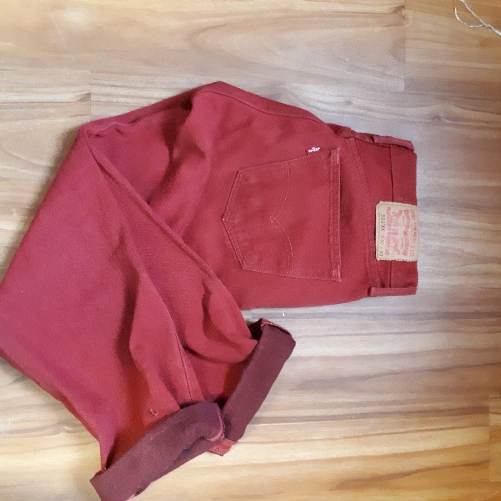 Vintage Levi 501 jeans in red